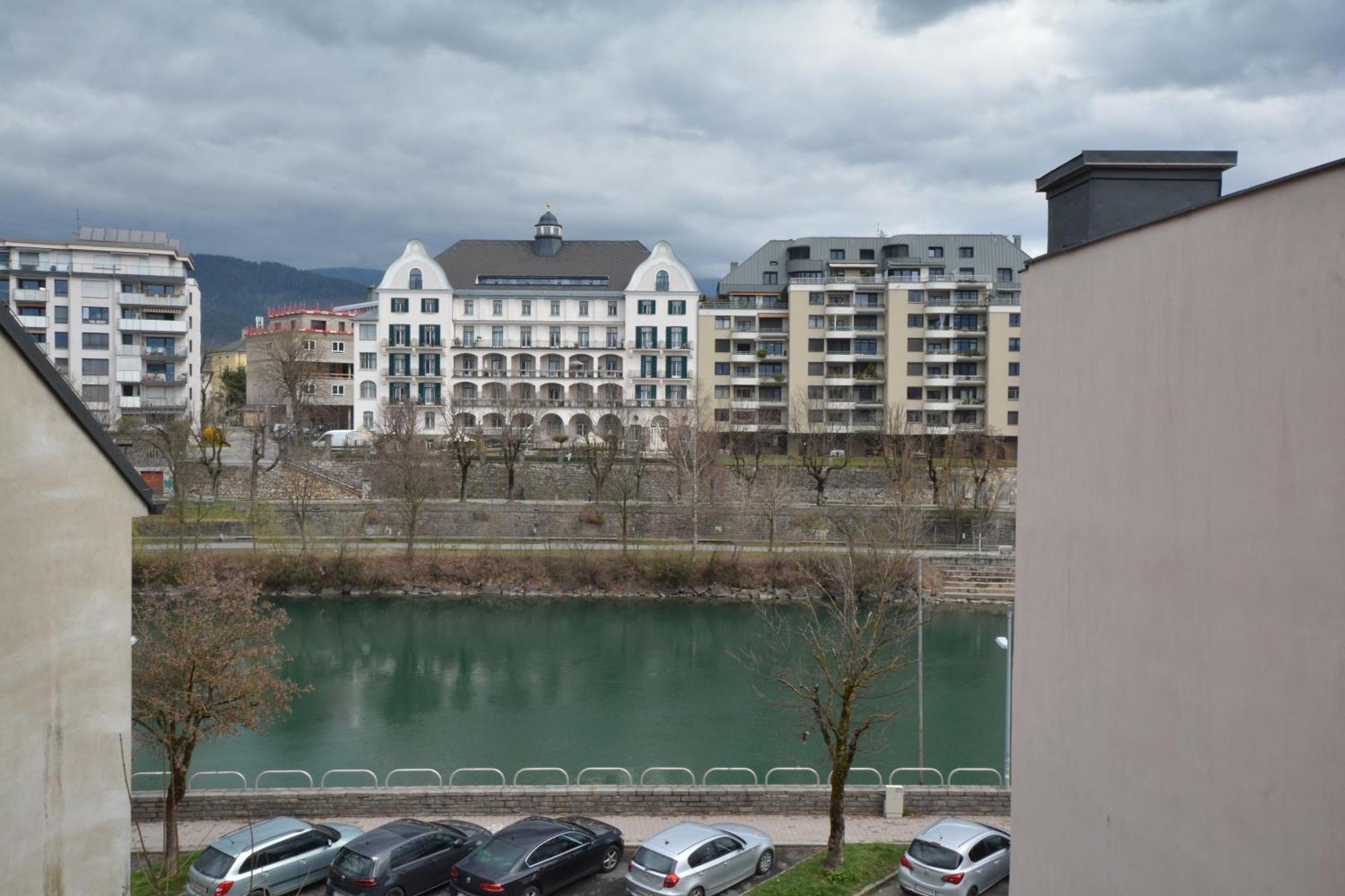 Stadthotel Das 菲拉赫 外观 照片